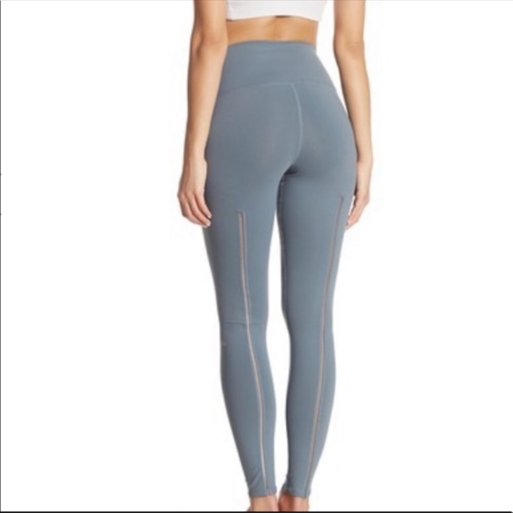 Alo Yoga Dash High Waist Leggings in Concrete M